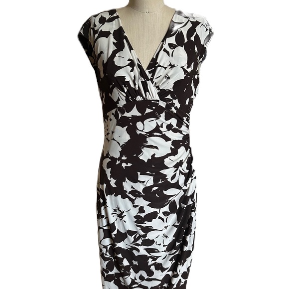 Lauren Ralph Lauren V-Neck Sleeveless Brown and White Floral Dress. Size 8 - Picture 1 of 8